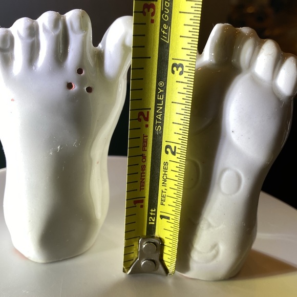 Vintage 1950’s Rare Japanese feet Whimsical Salt & Pepper Shakers - Picture 8 of 8